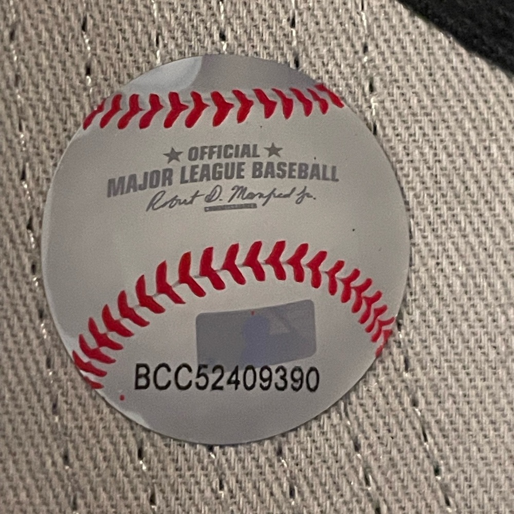 Boston Red Sox Baseball Cap - Picture 4 of 5